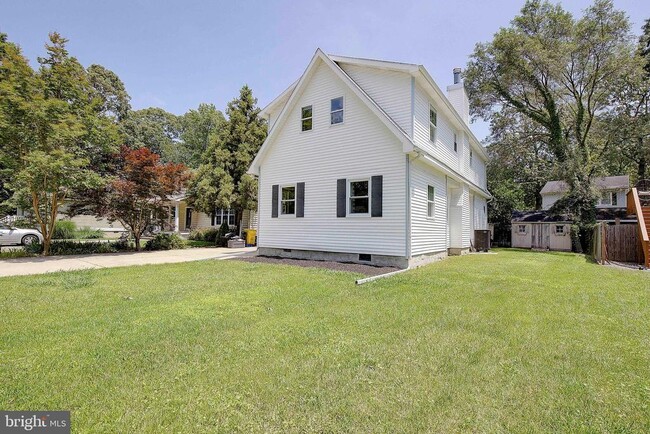 Building Photo - 5645 Battee Dr