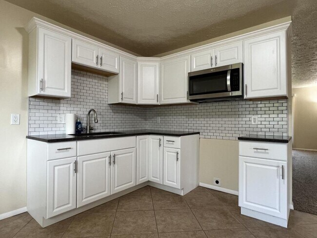 Foto del edificio - 523 Lambert Ln
