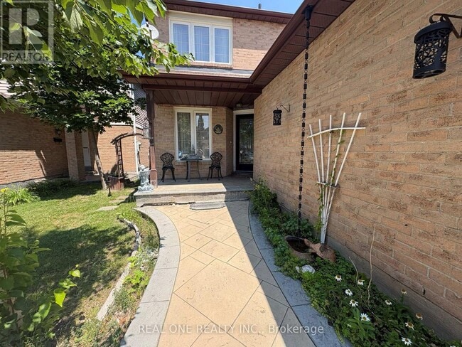 Building Photo - 3245 Cambourne Crescent