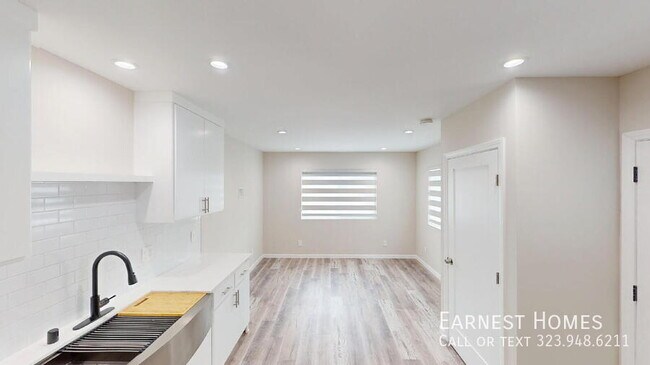 Foto del edificio - 2811 W 46th St