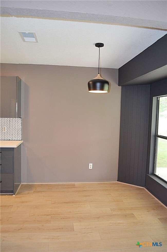 Building Photo - 4312 Creekside Dr