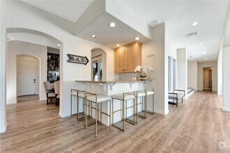 Building Photo - 904 Pont Chartrain Dr