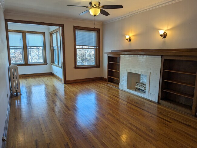 Building Photo - 2637 N Talman Ave