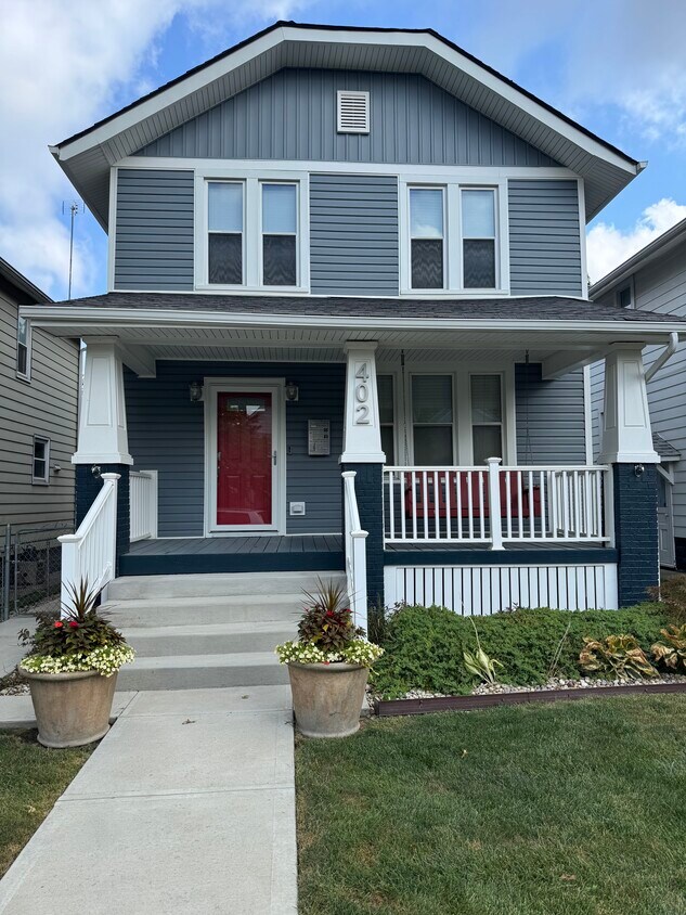 Front of House - 402 Southwood Ave