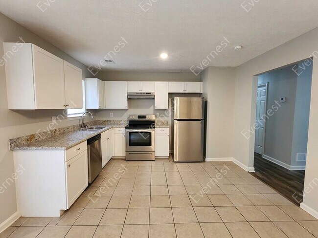 Foto del edificio - 533 Chestnut Ln