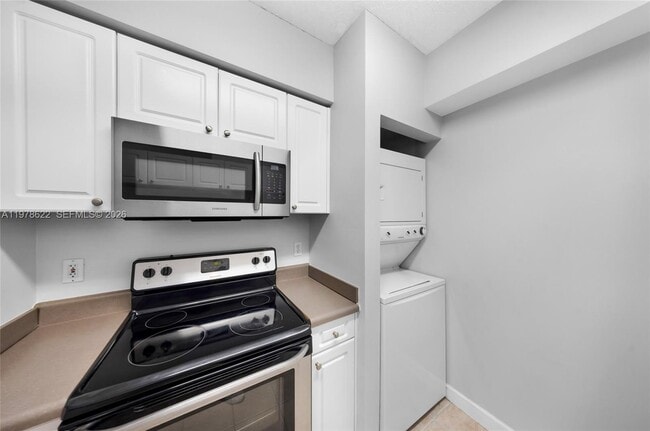 Foto del edificio - 17125 N Bay Rd