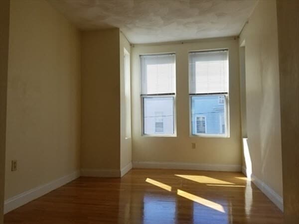 Foto del edificio - 115 Trenton St