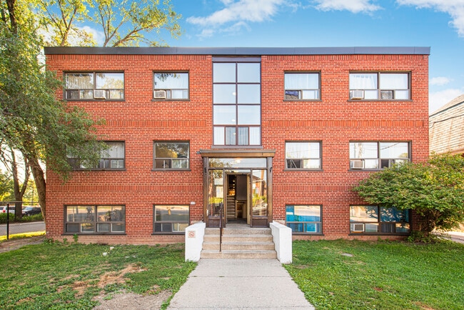Building Photo - 2495 Lakeshore Blvd. W