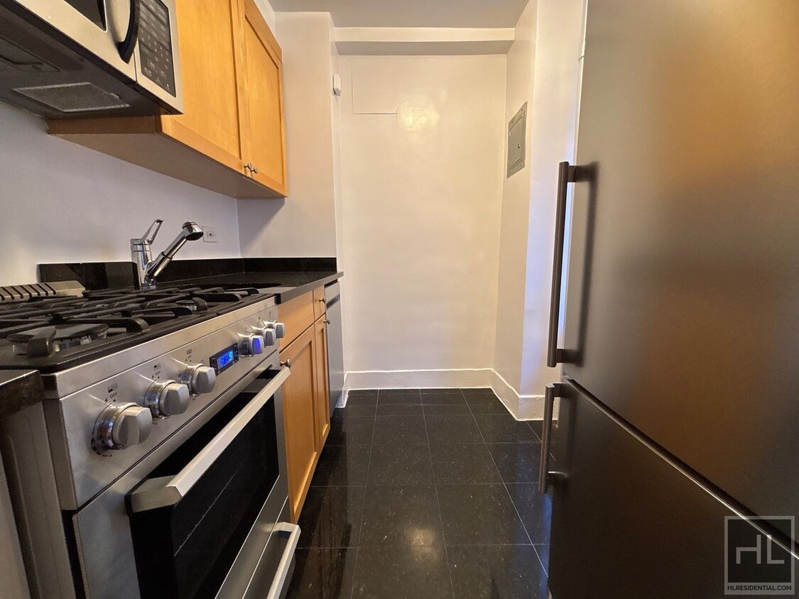 Building Photo - Christopher Street