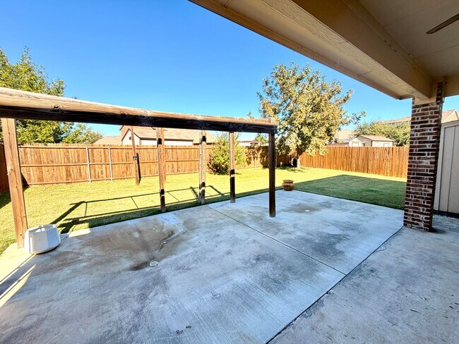 Foto del edificio - 2403 Rosemary Ln