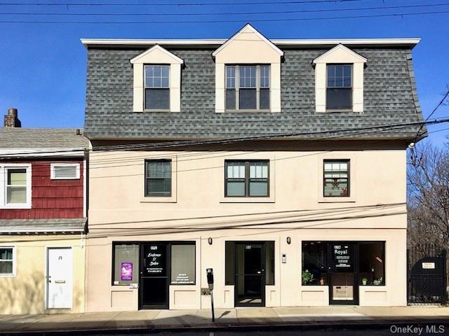Building Photo - 27 Main St