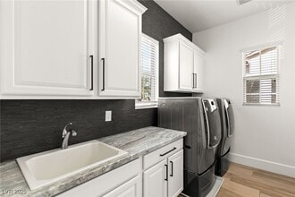 Building Photo - 4039 Villa Rafael Dr