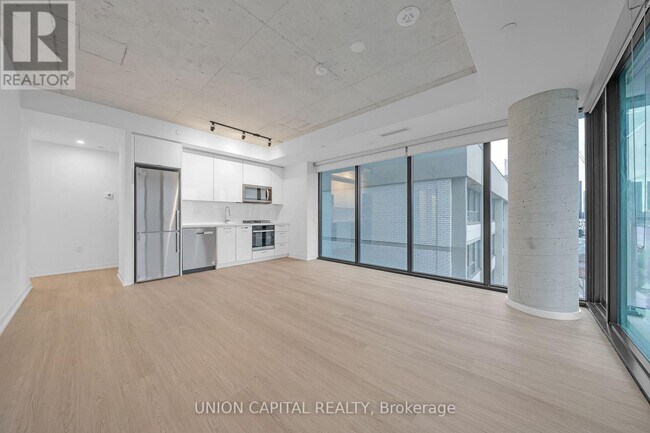 Building Photo - 195 McCaul St
