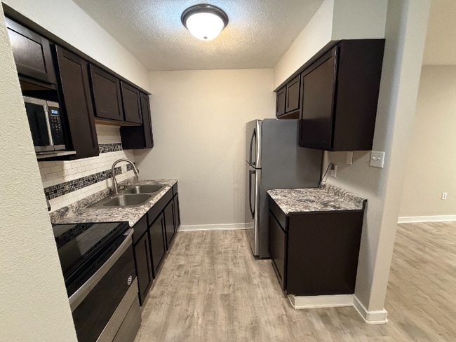 Foto del edificio - 1131 Spencer St