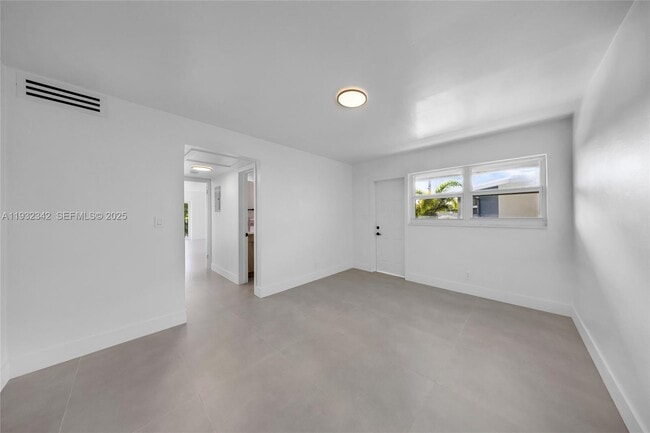 Building Photo - 5195 NE 18th Ave