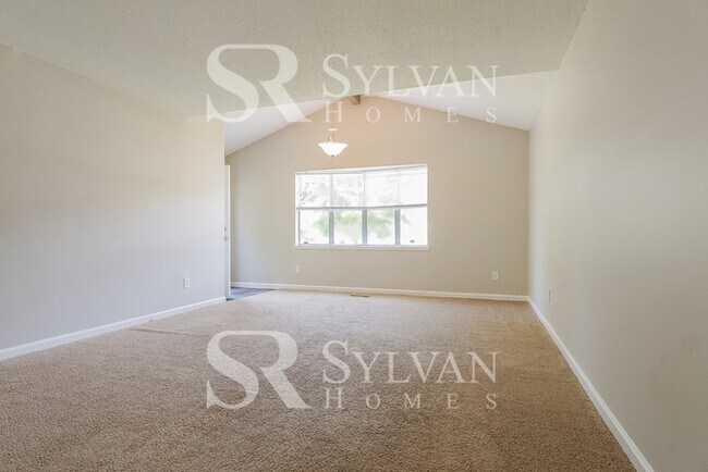 Building Photo - Updated 3 bedroom home in Biringham!