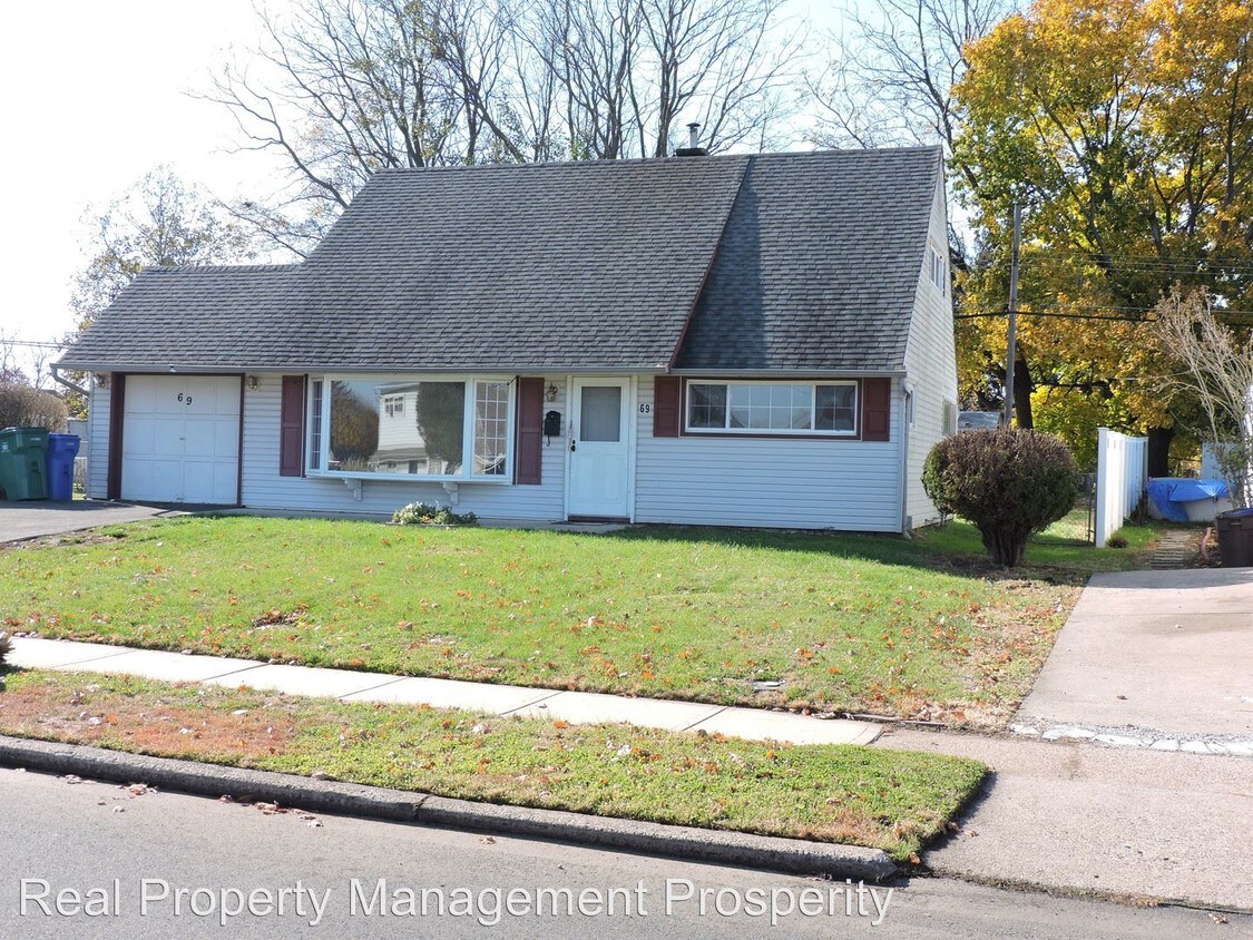 69 Junewood Dr, Levittown, PA 19055 House for Rent in Levittown, PA