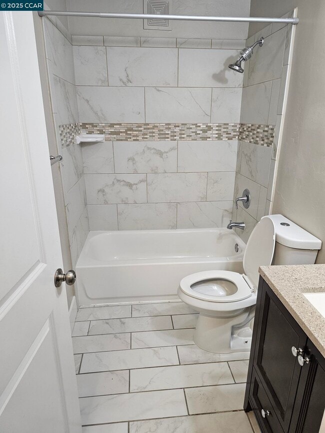 Building Photo - 2291 Cuadra Ct