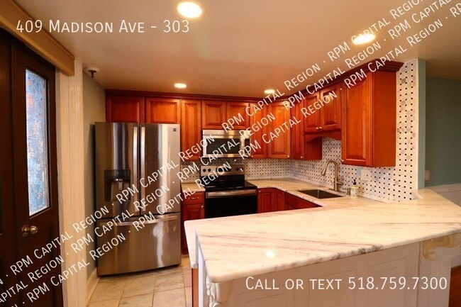 Foto del edificio - 409 Madison Ave