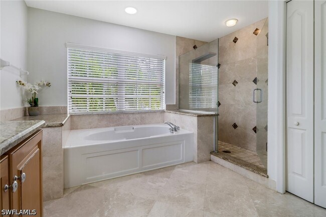 Foto del edificio - 8271 Laurel Lakes Way