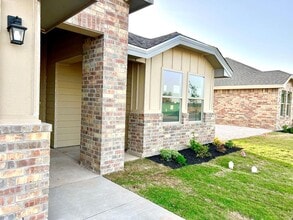 Building Photo - 2512 S County Rd