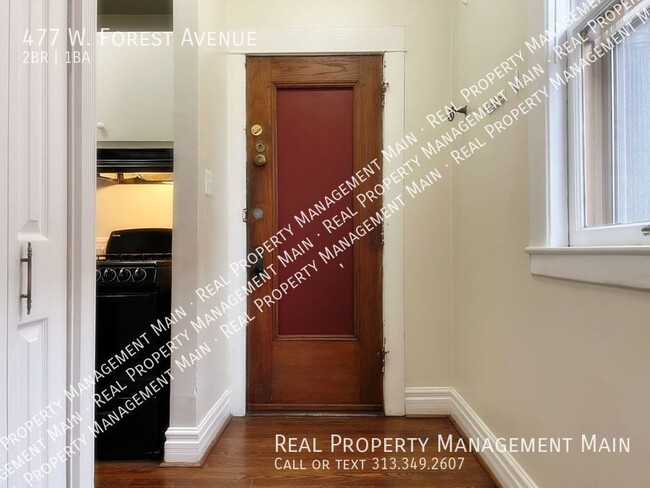 Building Photo - Midtown Carriage House