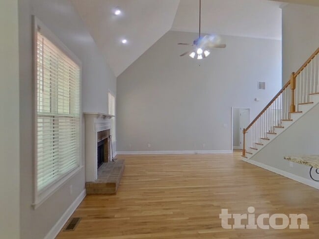 Foto del edificio - 111 Beaverbrook Ln