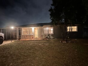Building Photo - 430 N Brink Ave