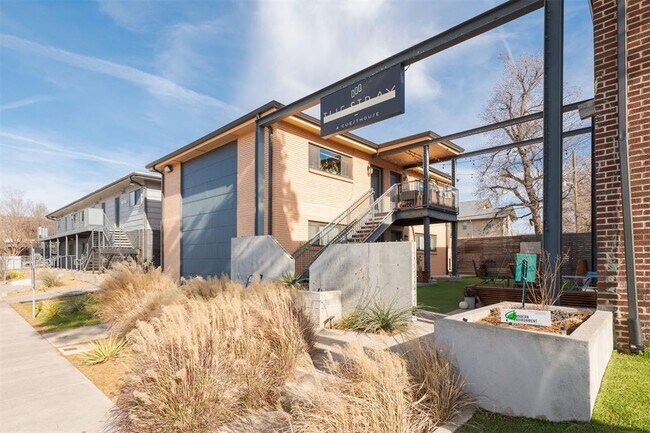 Building Photo - 1624 N Blackwelder Ave