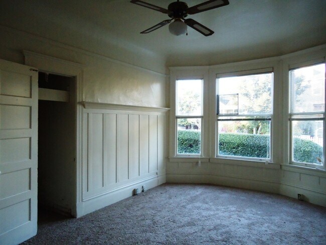 Building Photo - 429 Monterey St