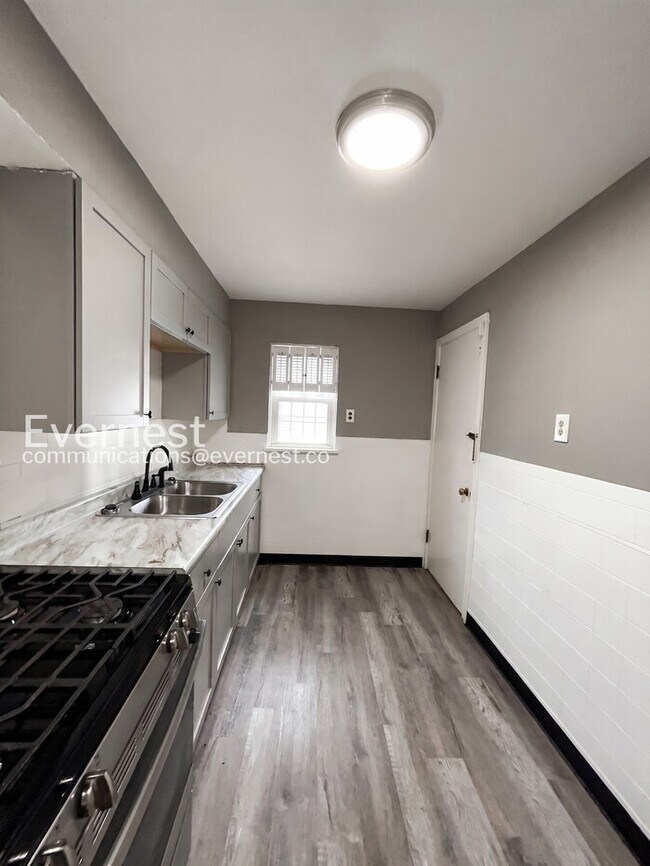 Foto del edificio - 5546 Floy Ave