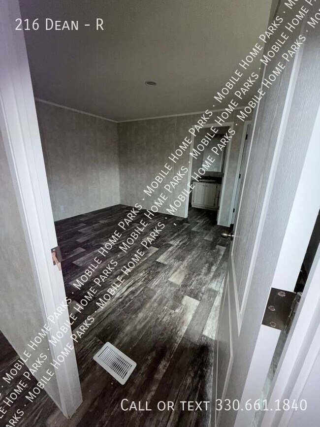 Building Photo - 216 Dean-R