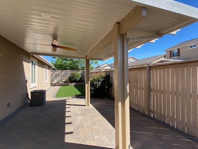 Building Photo - 10729 Amber Falls Dr