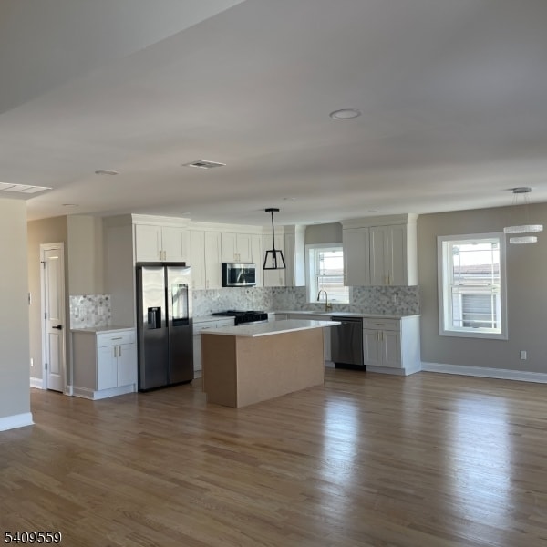 Building Photo - 1297 Avy St