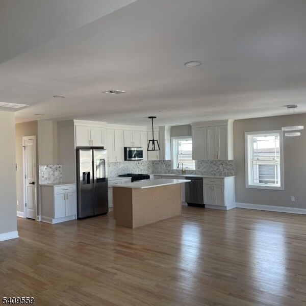 Foto del edificio - 1297 Avy St