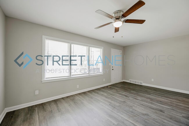 Building Photo - Charming 3 Bedroom in Columbus!