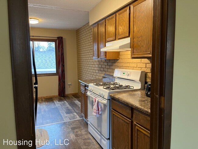 Building Photo - 3 br, 1 bath House - 2049 103rd Ave NW