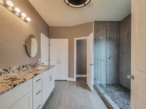Building Photo - 4626 Legends Bay Dr