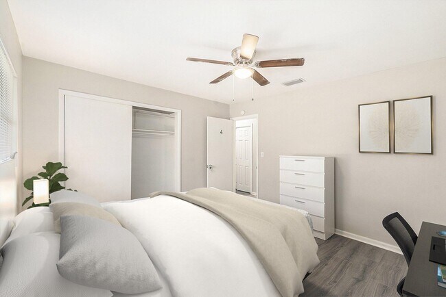 Foto del edificio - 1346 Byron Dr