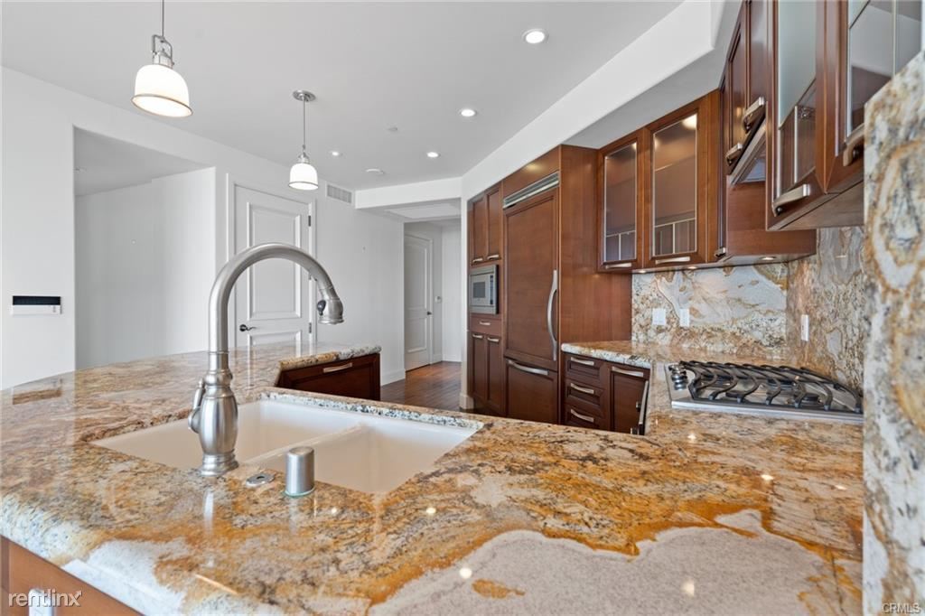 Foto principal - 2 br, 2.5 bath Condo - 5073 Scholarship