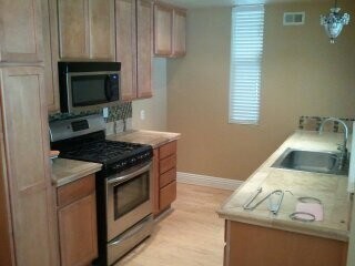 Kitchen - 2815 W Avenue K12 Ave