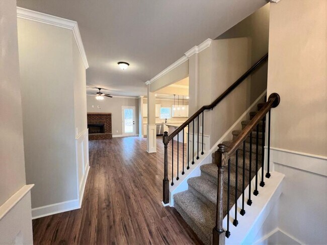 Foto del edificio - 100 Hawthorn Ln