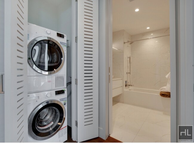 Building Photo - East 44th Street