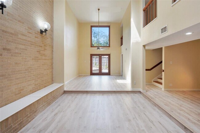Building Photo - 4566 Bellaire Blvd