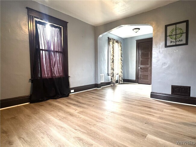 Foto del edificio - 1970 Whitney Ave