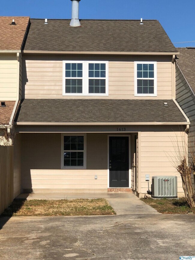 1613 Brookline Ave SW, Decatur, AL 35603 Townhome Rentals in Decatur