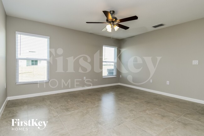 Building Photo - 462 Earhart Dr
