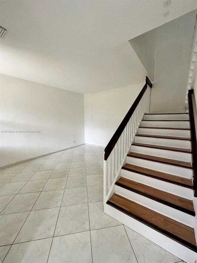 Foto del edificio - 21300 NE 8th Ct