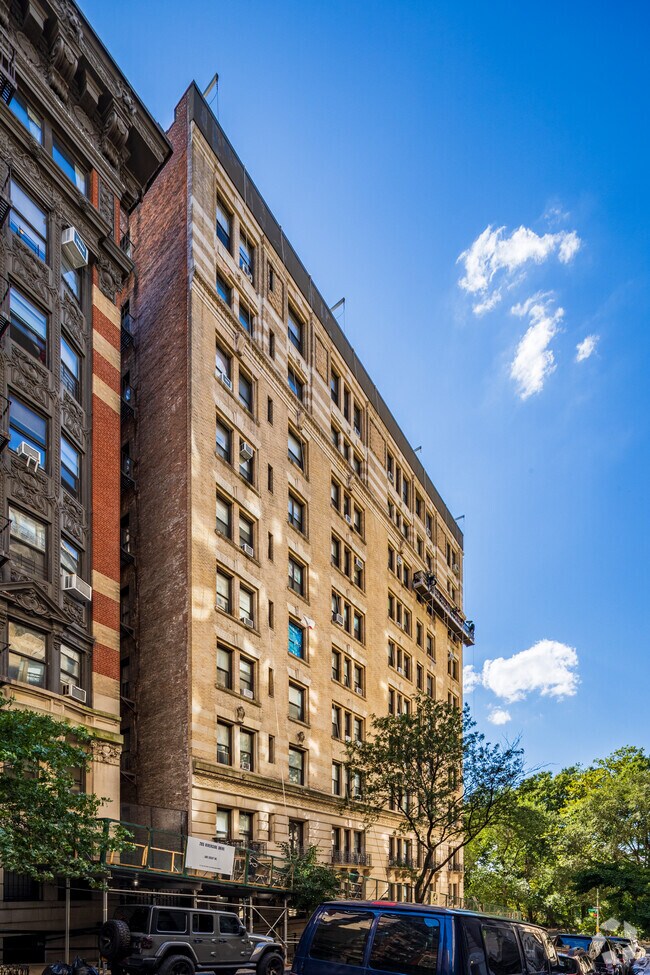 Building Photo - 265 Riverside Dr