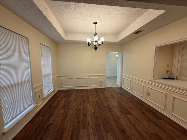 Building Photo - 1426 Mapleview Dr